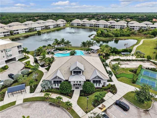 163 Indies DR E 202, Naples, FL 34114