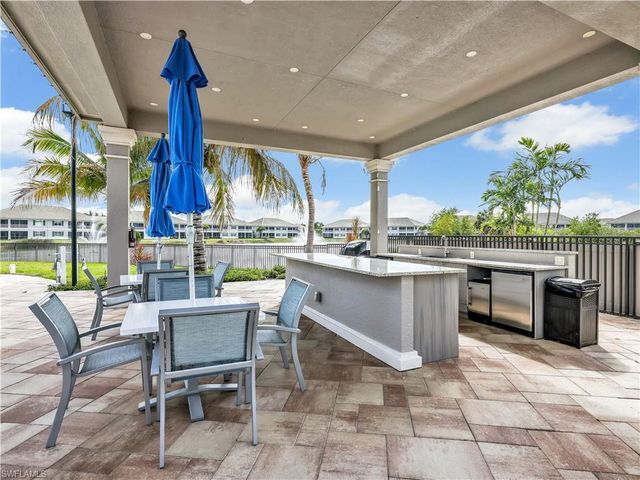 163 Indies DR E 202, Naples, FL 34114