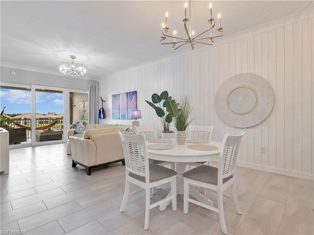163 Indies DR E 202, Naples, FL 34114