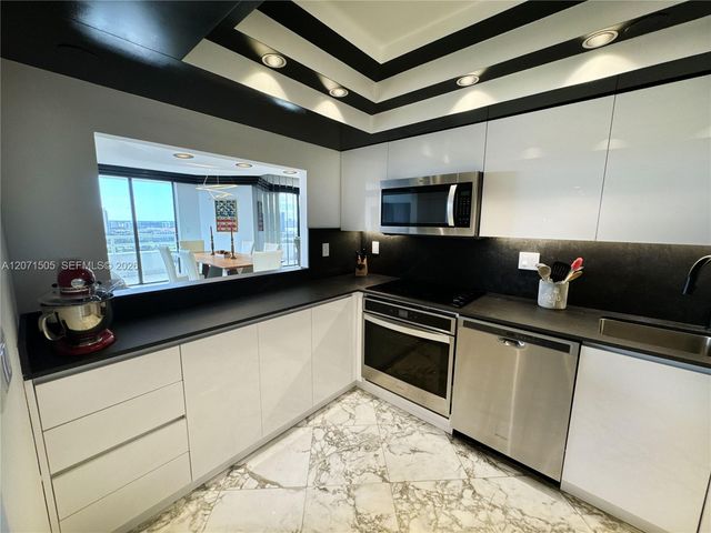 20355 NE 34th Court 2027, Aventura, FL 33180