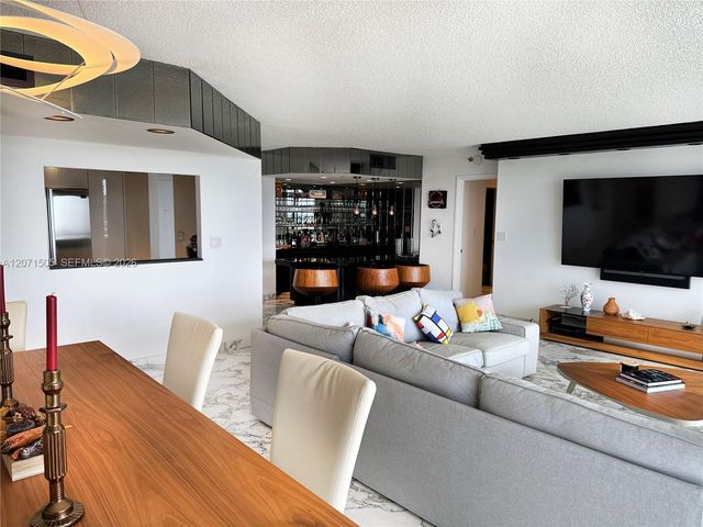 20355 NE 34th Court 2027, Aventura, FL 33180