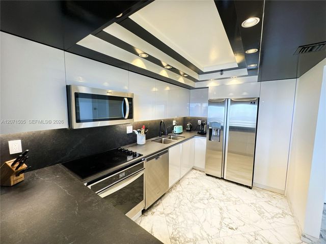 20355 NE 34th Court 2027, Aventura, FL 33180