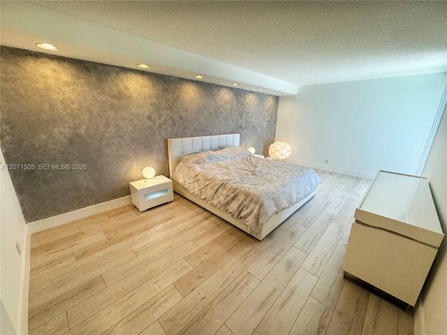 20355 NE 34th Court 2027, Aventura, FL 33180