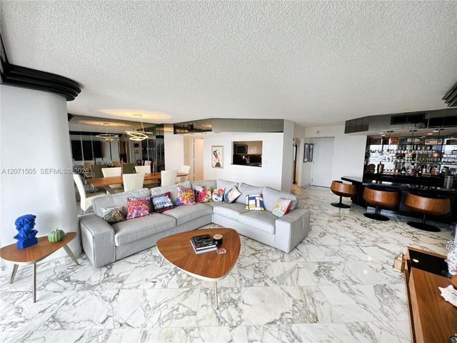 20355 NE 34th Court 2027, Aventura, FL 33180