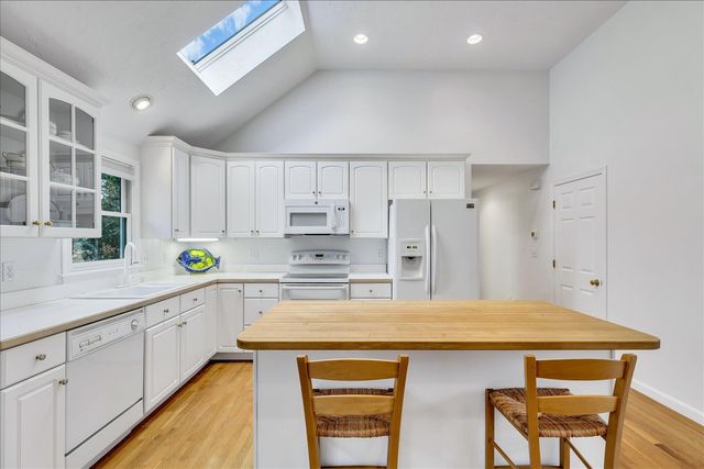 73 Ennsbrook Drive, East Falmouth, MA 02536