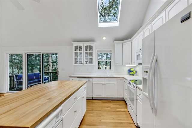 73 Ennsbrook Drive, East Falmouth, MA 02536