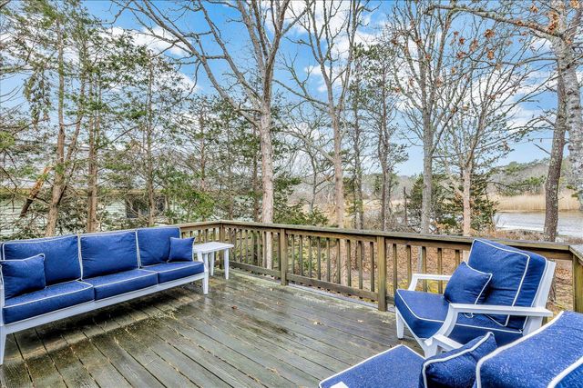 73 Ennsbrook Drive, East Falmouth, MA 02536