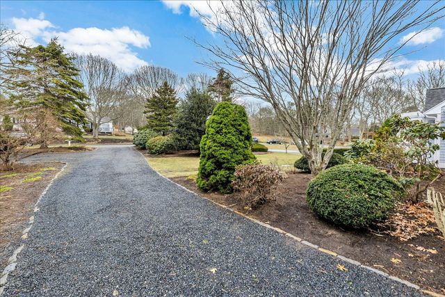 73 Ennsbrook Drive, East Falmouth, MA 02536