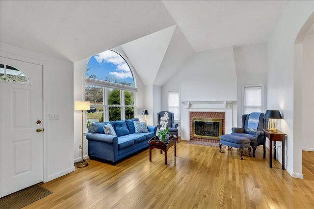 73 Ennsbrook Drive, East Falmouth, MA 02536