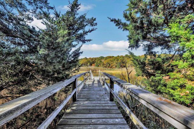 73 Ennsbrook Drive, East Falmouth, MA 02536