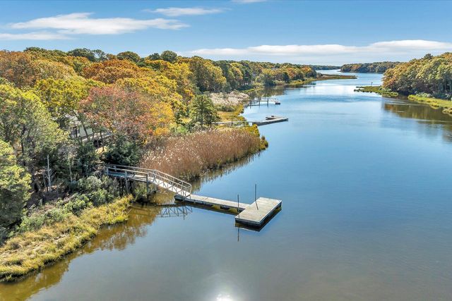 73 Ennsbrook Drive, East Falmouth, MA 02536