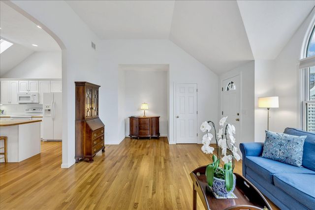 73 Ennsbrook Drive, East Falmouth, MA 02536