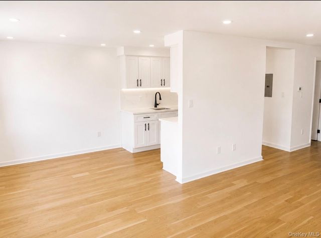 2805 21st Avenue, Astoria, NY 11105