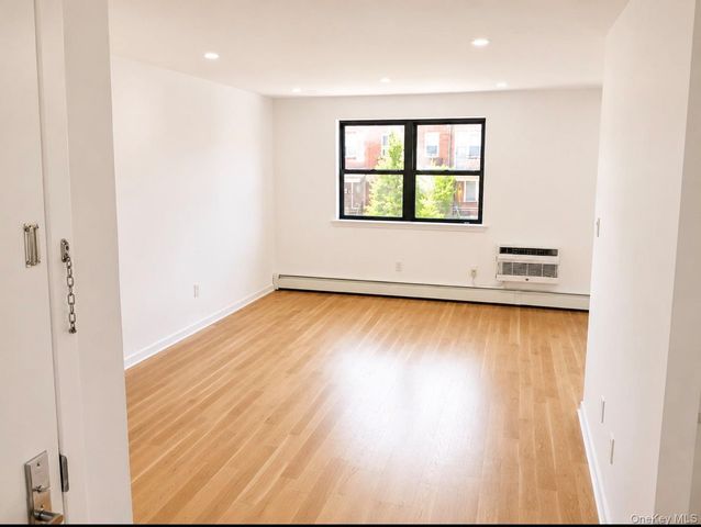 2805 21st Avenue, Astoria, NY 11105