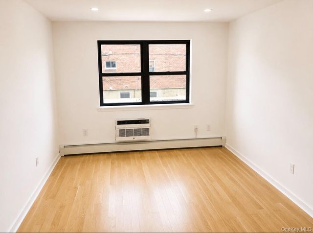 2805 21st Avenue, Astoria, NY 11105