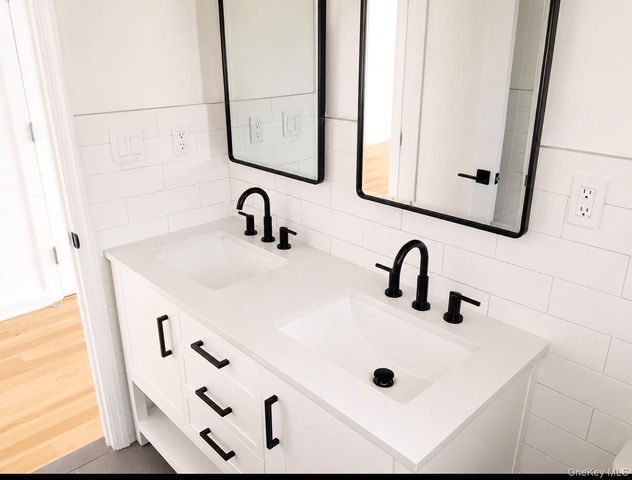 2805 21st Avenue, Astoria, NY 11105
