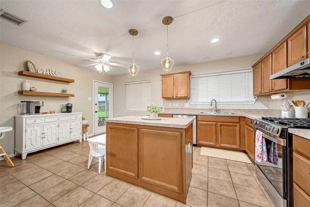 2802 Park Meadows Avenue, Deer Park, TX 77536