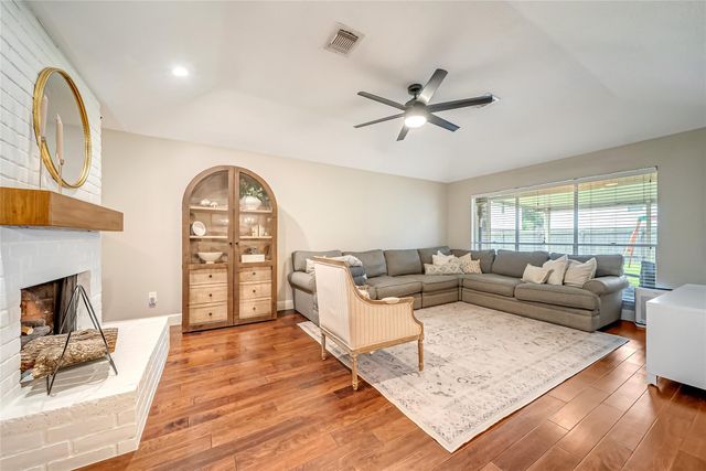 2802 Park Meadows Avenue, Deer Park, TX 77536