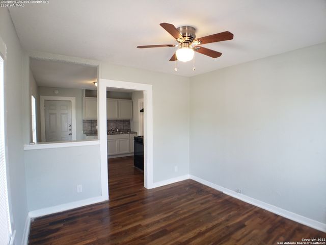 205 W LAMBERT ST, San Antonio, TX 78204
