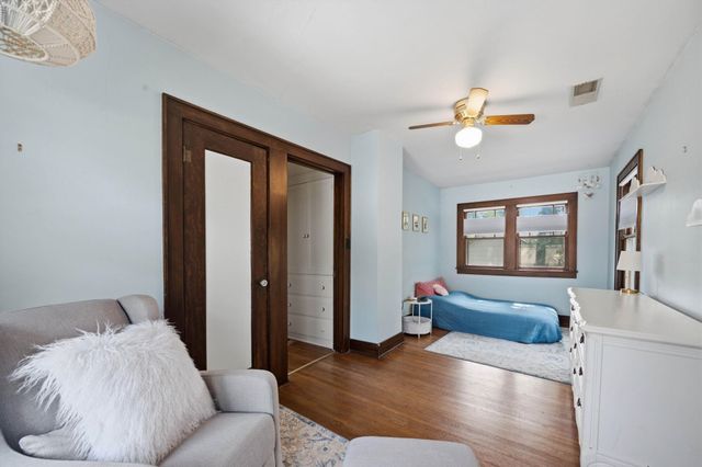 636 N Crestway St, Wichita, KS 67208