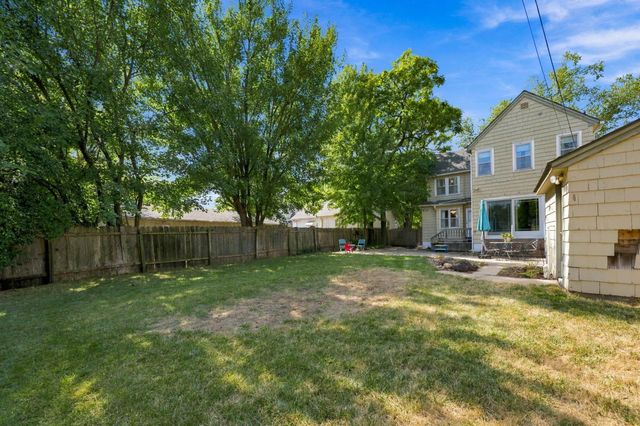 636 N Crestway St, Wichita, KS 67208