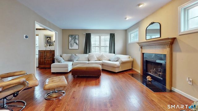 18 Amber Lane, Milford, CT 06460