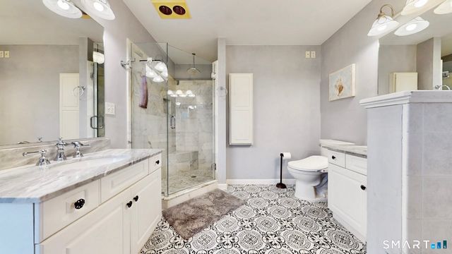 18 Amber Lane, Milford, CT 06460