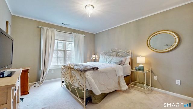 18 Amber Lane, Milford, CT 06460