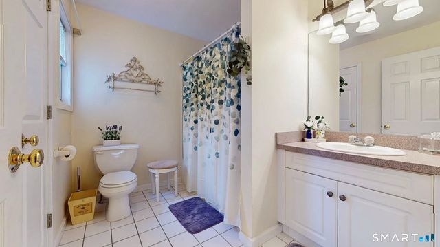 18 Amber Lane, Milford, CT 06460