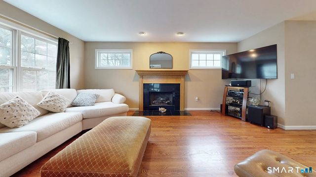 18 Amber Lane, Milford, CT 06460