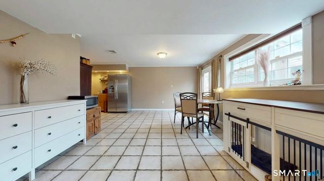 18 Amber Lane, Milford, CT 06460