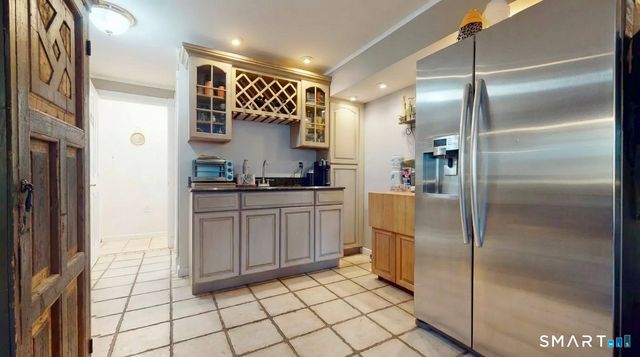 18 Amber Lane, Milford, CT 06460