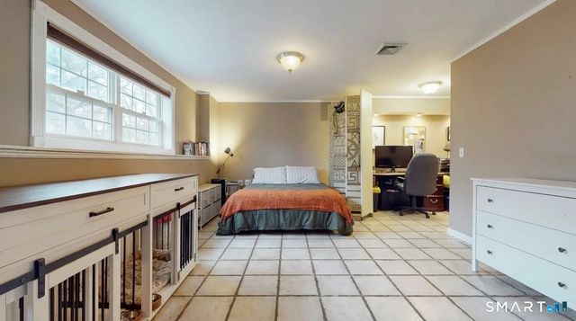 18 Amber Lane, Milford, CT 06460