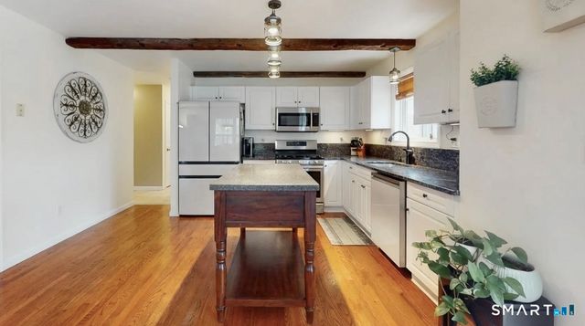 18 Amber Lane, Milford, CT 06460