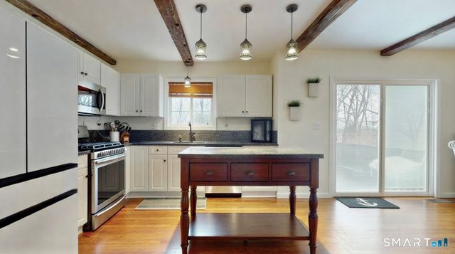 18 Amber Lane, Milford, CT 06460