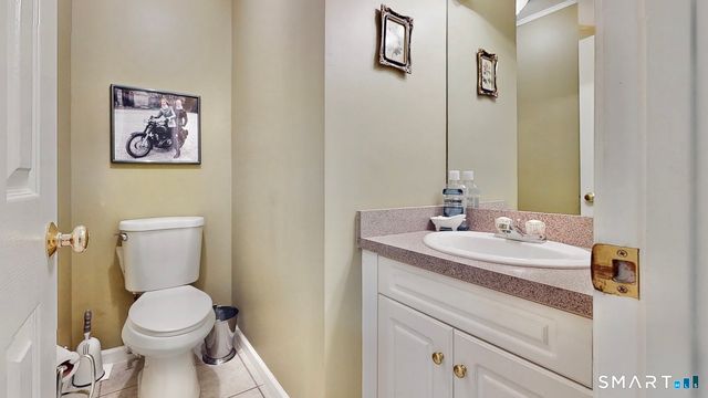 18 Amber Lane, Milford, CT 06460