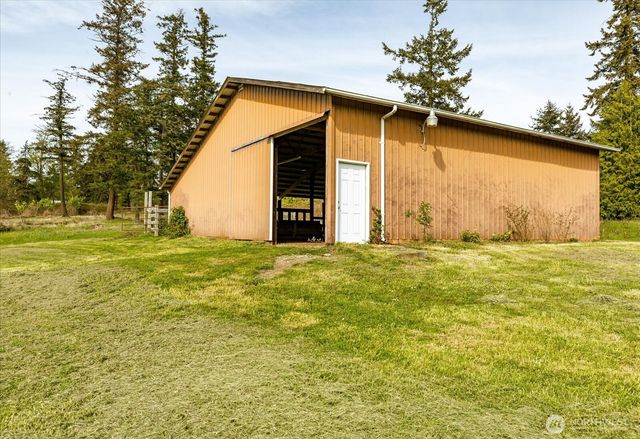987 E Crescent Harbor Road, Oak Harbor, WA 98277