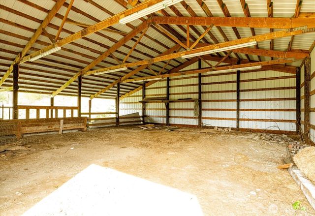 987 E Crescent Harbor Road, Oak Harbor, WA 98277