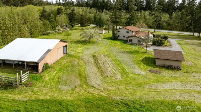 987 E Crescent Harbor Road, Oak Harbor, WA 98277