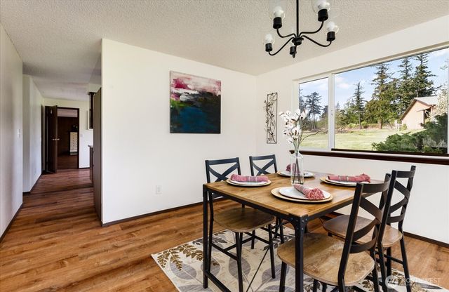 987 E Crescent Harbor Road, Oak Harbor, WA 98277