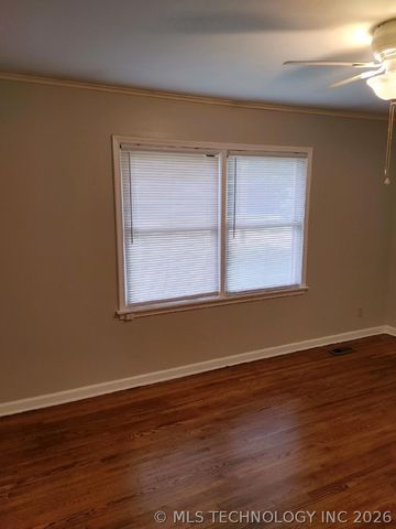5250 S St Louis Avenue, Tulsa, OK 74105