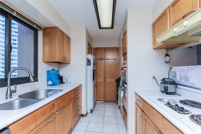583 Kamoku Street DH1001, Honolulu, HI 96826