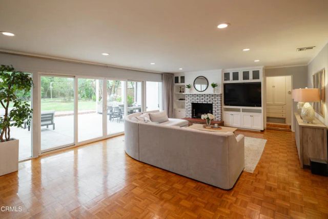 2067 E Woodlyn Road, Pasadena, CA 91104