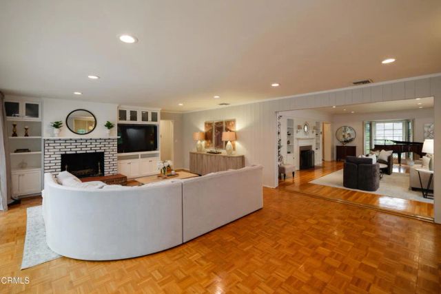 2067 E Woodlyn Road, Pasadena, CA 91104