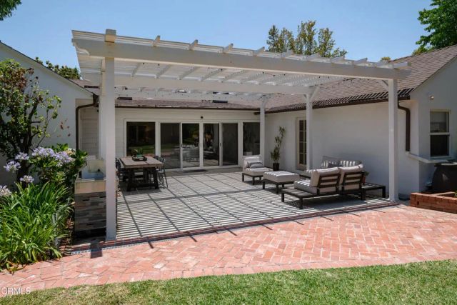 2067 E Woodlyn Road, Pasadena, CA 91104