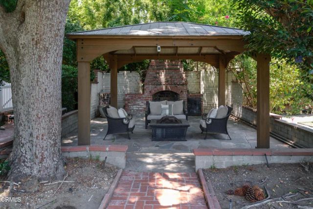 2067 E Woodlyn Road, Pasadena, CA 91104