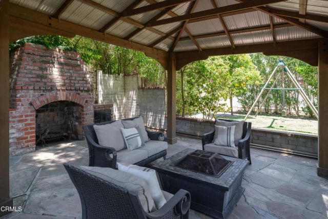2067 E Woodlyn Road, Pasadena, CA 91104