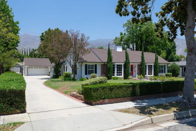 2067 E Woodlyn Road, Pasadena, CA 91104