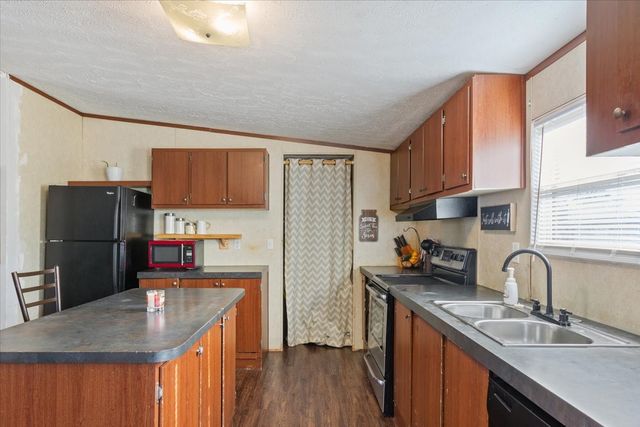 247 N Lake Street, Axtell, TX 76624