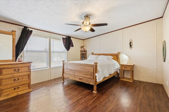 247 N Lake Street, Axtell, TX 76624